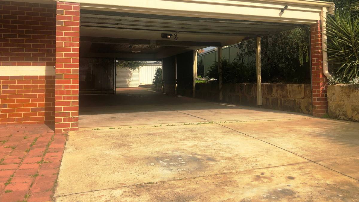14 Satinash Retreat, Halls Head, WA 6210 AUS
