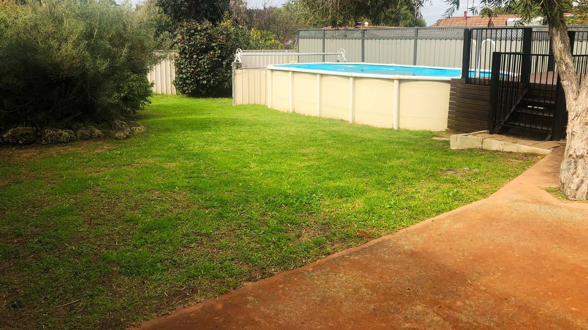 14 Satinash Retreat, Halls Head, WA 6210 AUS