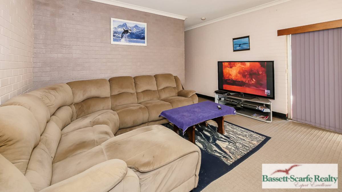 42 Peter Street, Halls Head, WA 6210 AUS