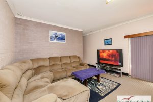 42 Peter Street, Halls Head, WA 6210 AUS