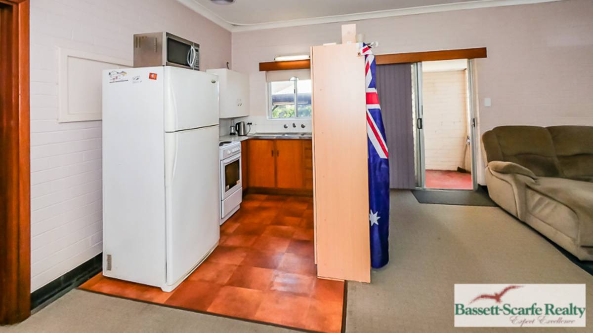 42 Peter Street, Halls Head, WA 6210 AUS