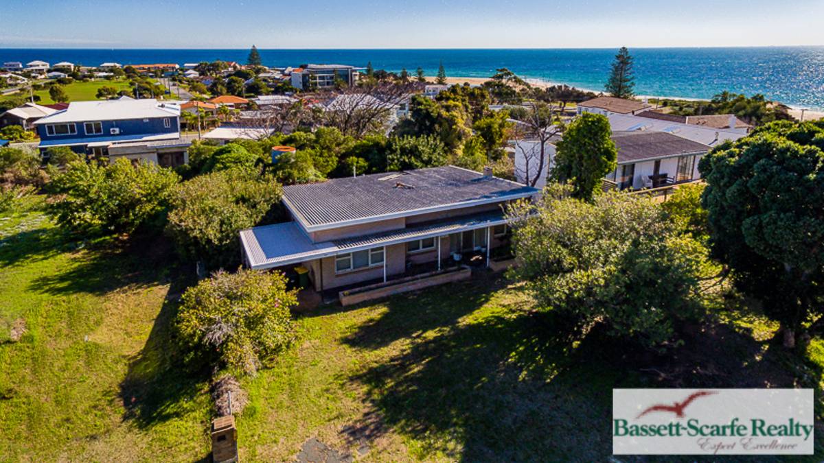 6 Peter Street, Halls Head, WA 6210 AUS