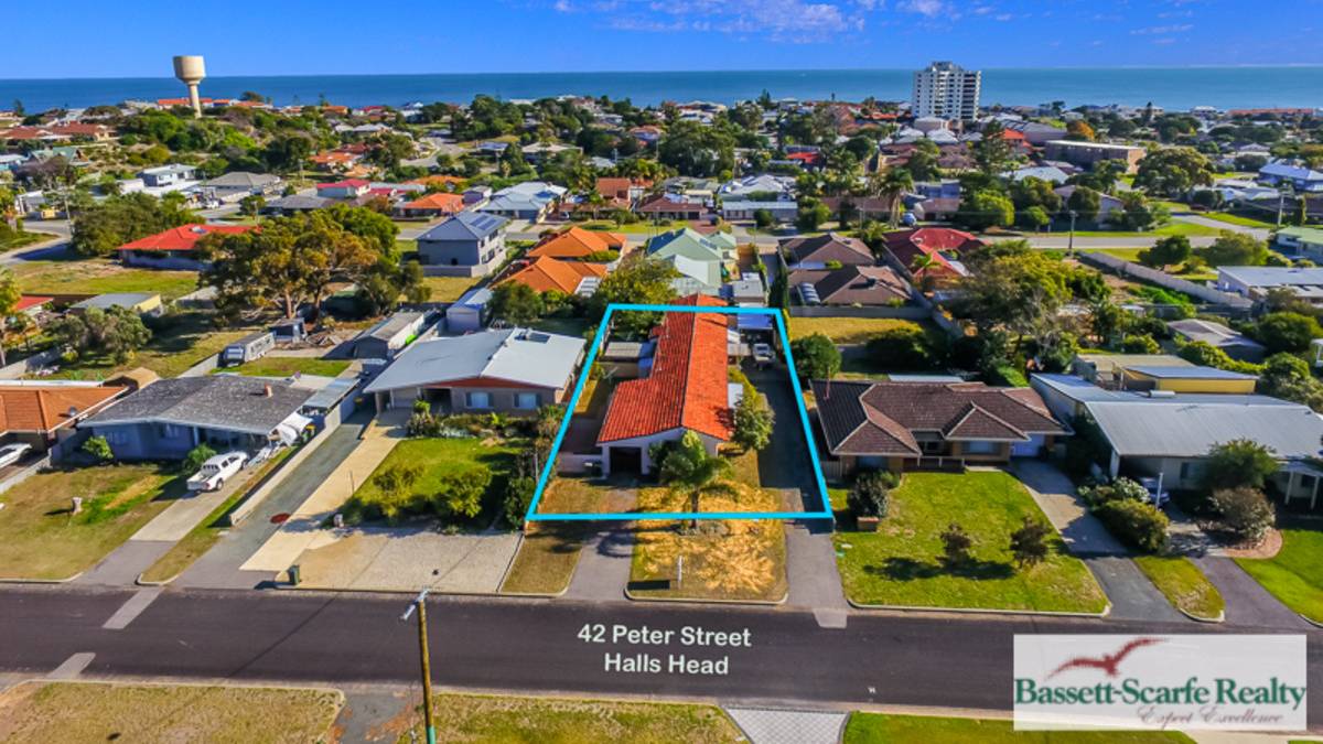 42 Peter Street, Halls Head, WA 6210 AUS
