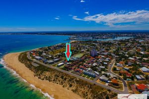 2/35A Halls Head Parade, Halls Head, WA 6210 AUS