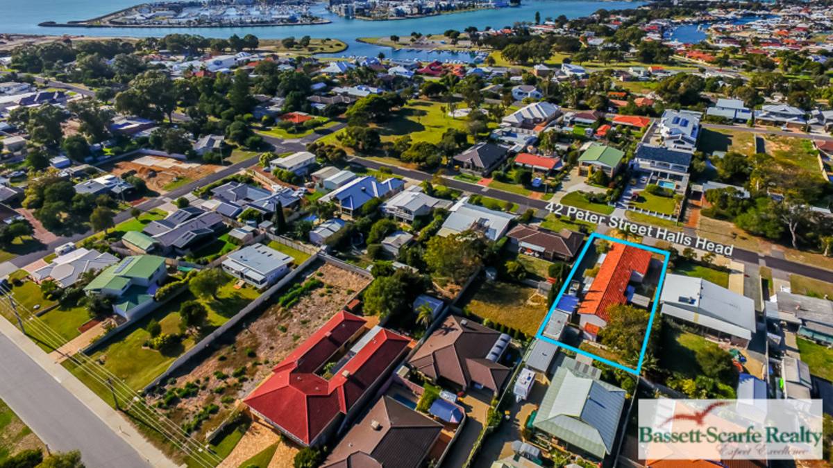 42 Peter Street, Halls Head, WA 6210 AUS