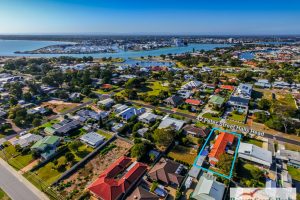 42 Peter Street, Halls Head, WA 6210 AUS