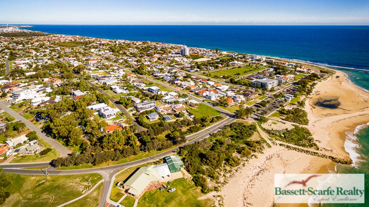 6 Peter Street, Halls Head, WA 6210 AUS