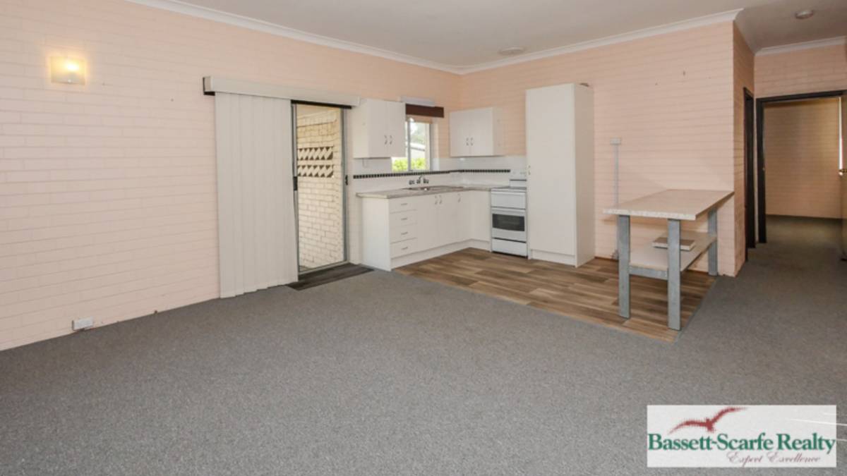 42 Peter Street, Halls Head, WA 6210 AUS