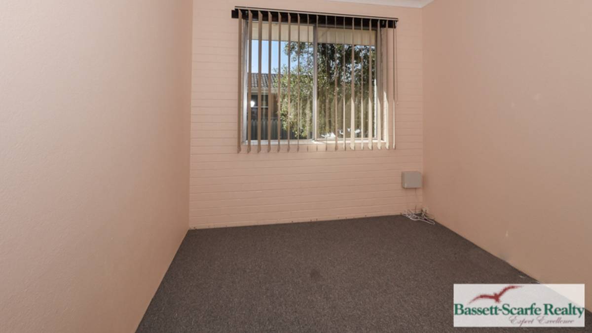 42 Peter Street, Halls Head, WA 6210 AUS