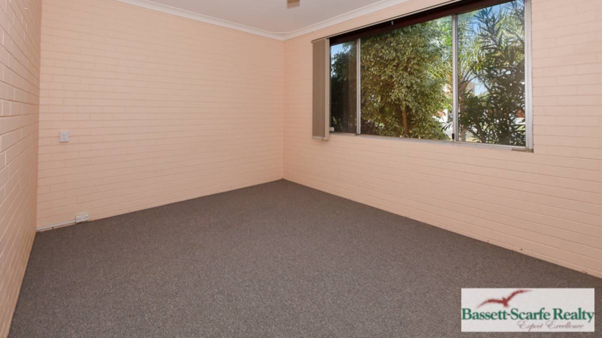 42 Peter Street, Halls Head, WA 6210 AUS