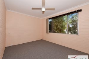 42 Peter Street, Halls Head, WA 6210 AUS