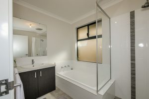 12 Rowan Way, Lakelands, WA 6180 AUS