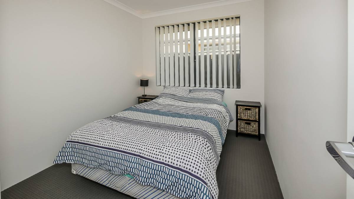 12 Rowan Way, Lakelands, WA 6180 AUS