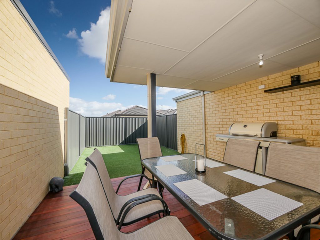12 Rowan Way, Lakelands - Thumbnail 7