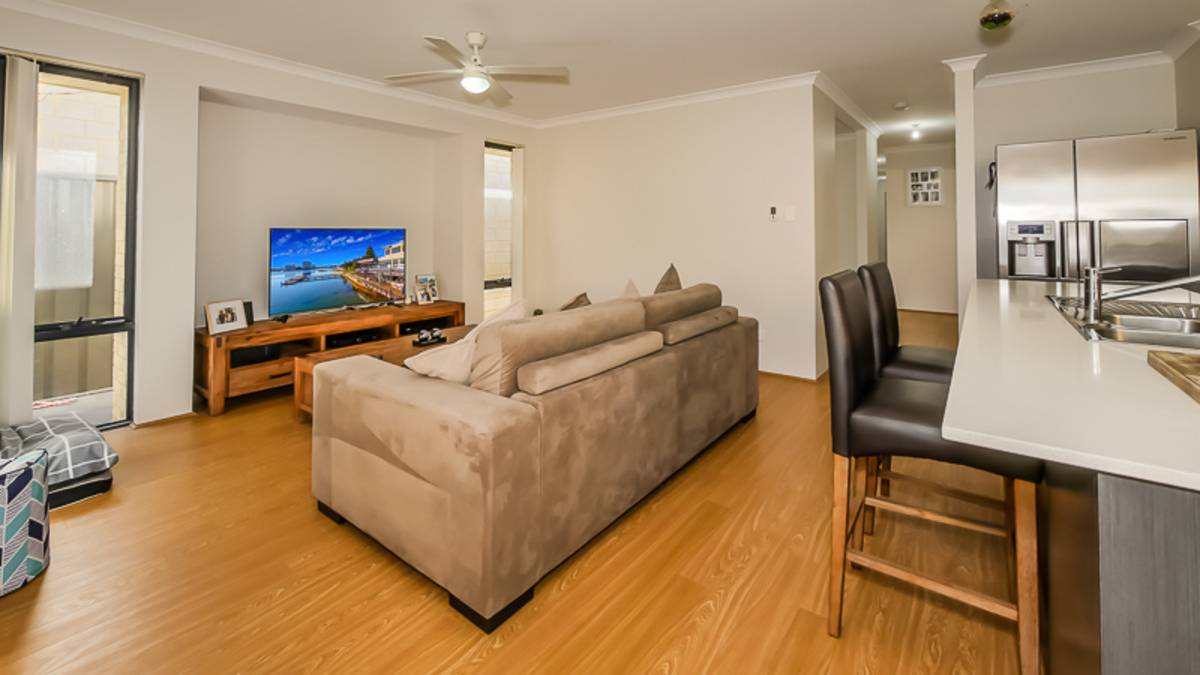 12 Rowan Way, Lakelands, WA 6180 AUS