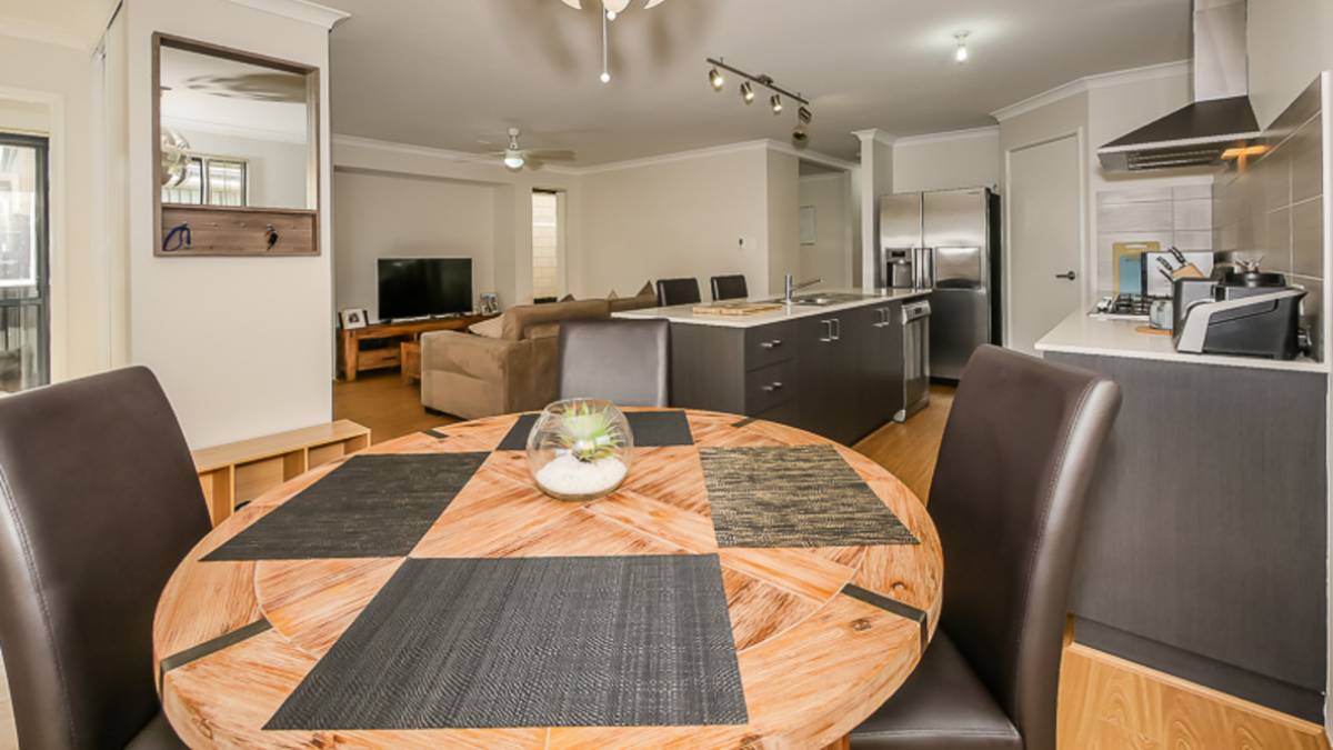 12 Rowan Way, Lakelands, WA 6180 AUS