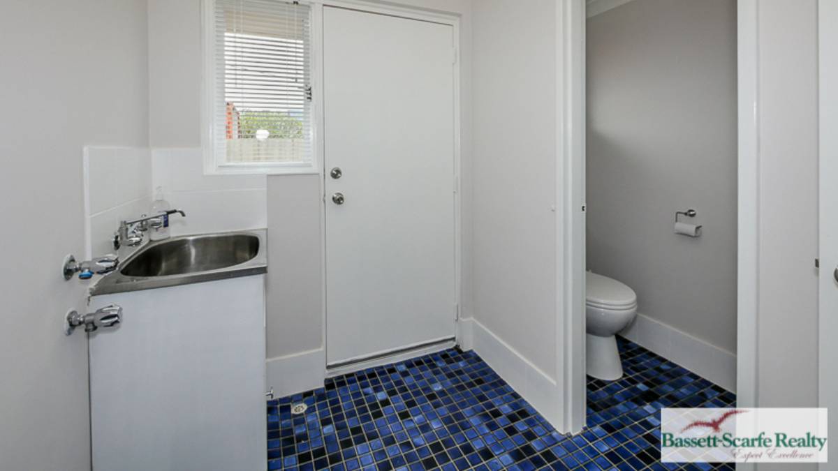 1 Blythwood Street, Dudley Park, WA 6210 AUS