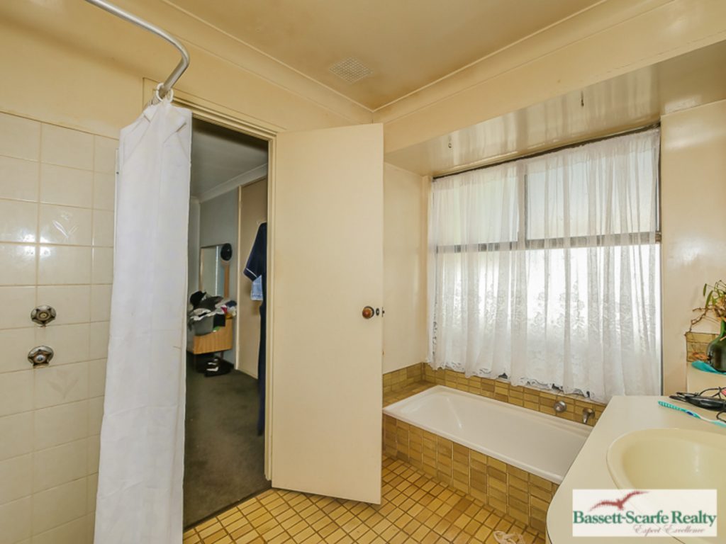 19 Sandra Street, Falcon - Thumbnail 5