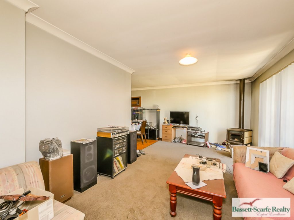 19 Sandra Street, Falcon - Thumbnail 7