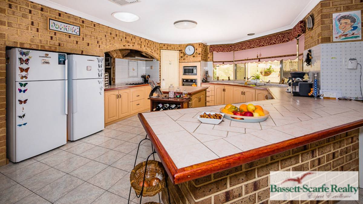 64 Victoria Circle, Greenfields, WA 6210 AUS