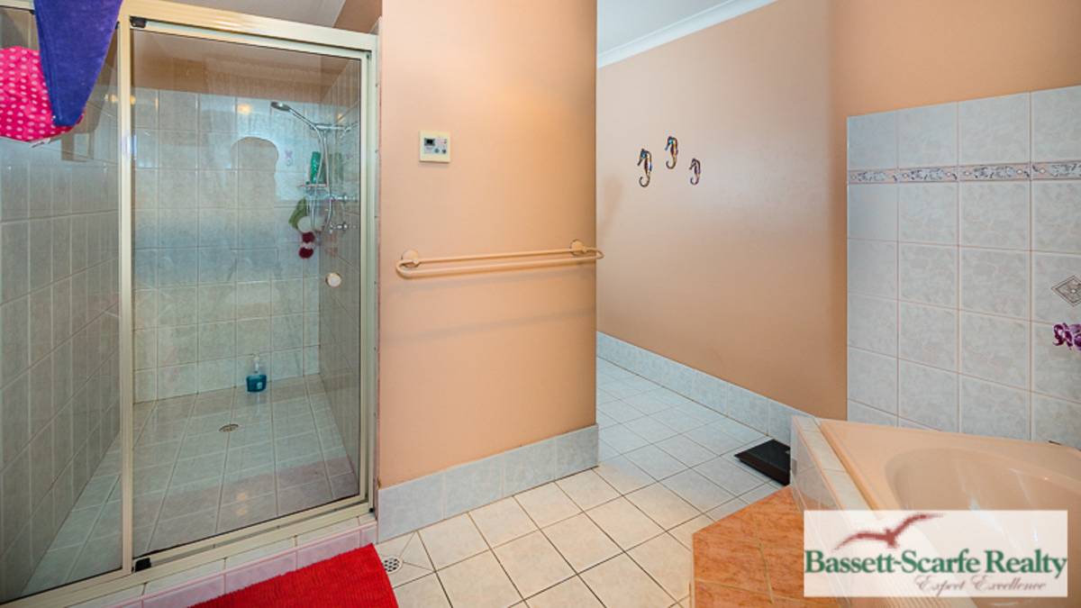 64 Victoria Circle, Greenfields, WA 6210 AUS