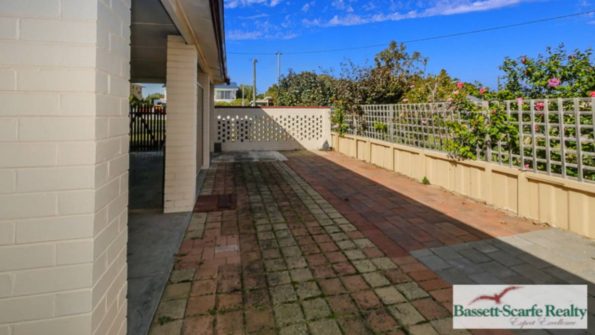 42 Peter Street, Halls Head, WA 6210 AUS