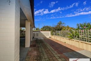 42 Peter Street, Halls Head, WA 6210 AUS