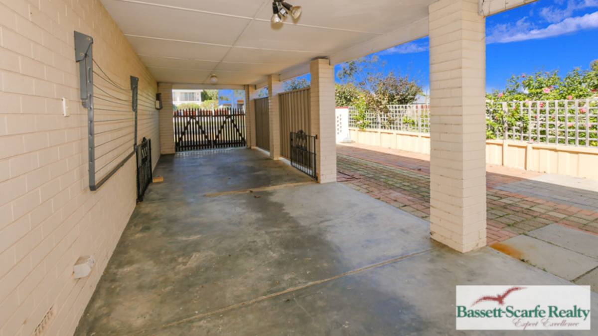 42 Peter Street, Halls Head, WA 6210 AUS