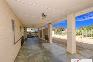 42 Peter Street, Halls Head, WA 6210 AUS