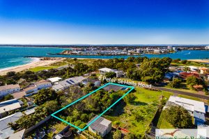 6 Peter Street, Halls Head, WA 6210 AUS