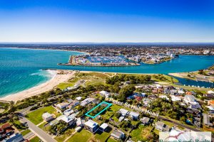 6 Peter Street, Halls Head, WA 6210 AUS