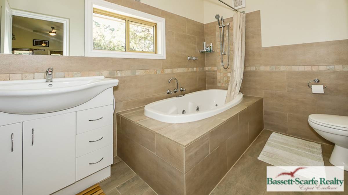 229 Stacey Rise, Lake Clifton, WA 6215 AUS