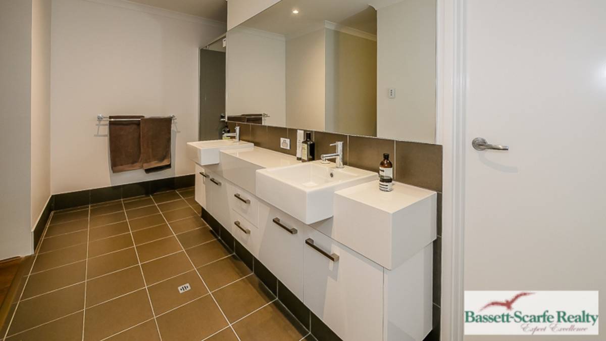 7 Drummore Vista, Madora Bay, WA 6210 AUS