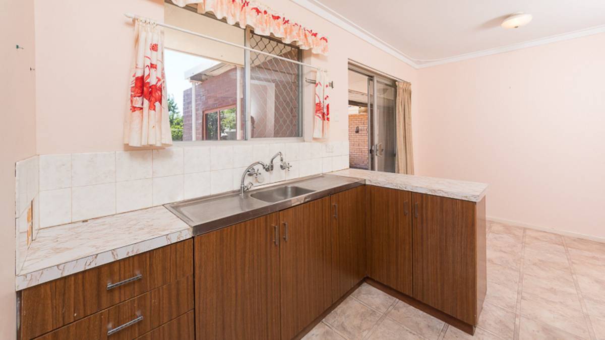 14 McKerracher Street, Dudley Park, WA 6210 AUS