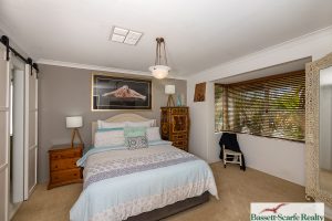 11 Kedron Place, Greenfields, WA 6210 AUS