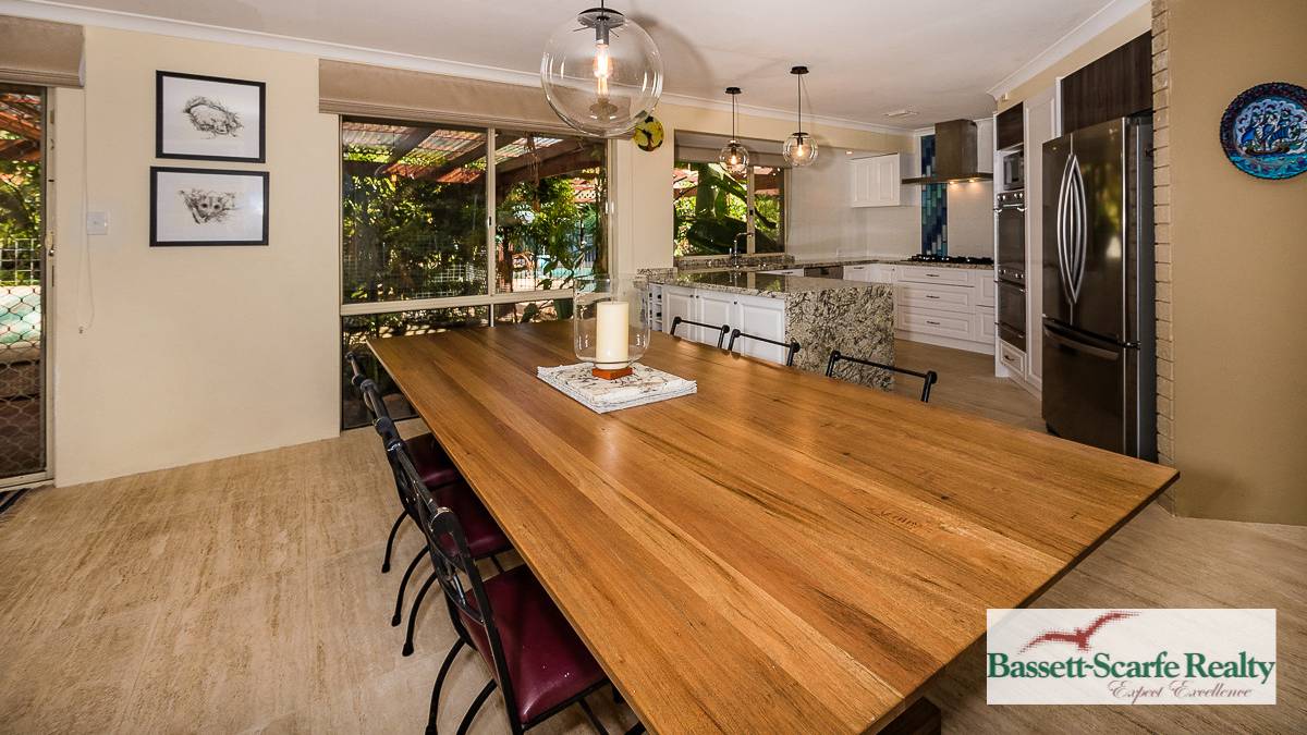 11 Kedron Place, Greenfields, WA 6210 AUS