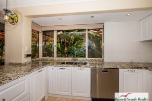 11 Kedron Place, Greenfields, WA 6210 AUS