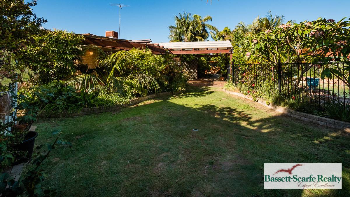 11 Kedron Place, Greenfields, WA 6210 AUS