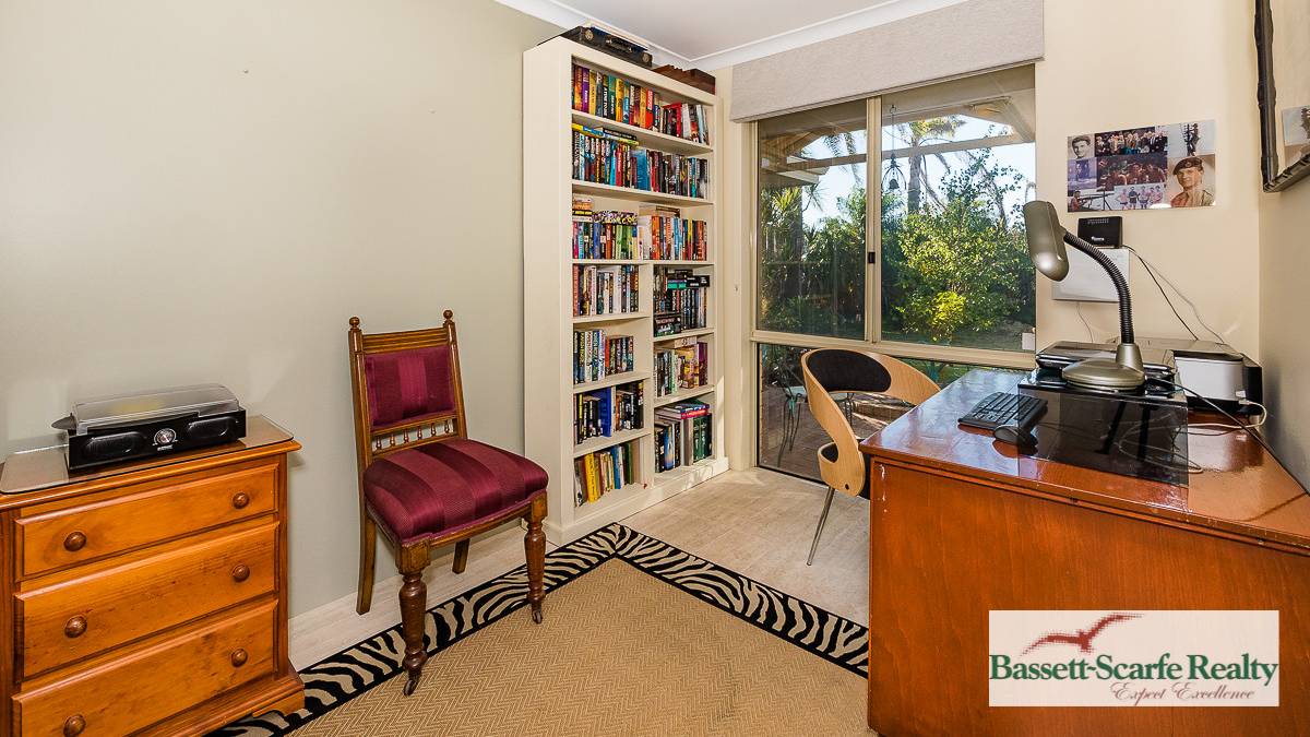 11 Kedron Place, Greenfields, WA 6210 AUS