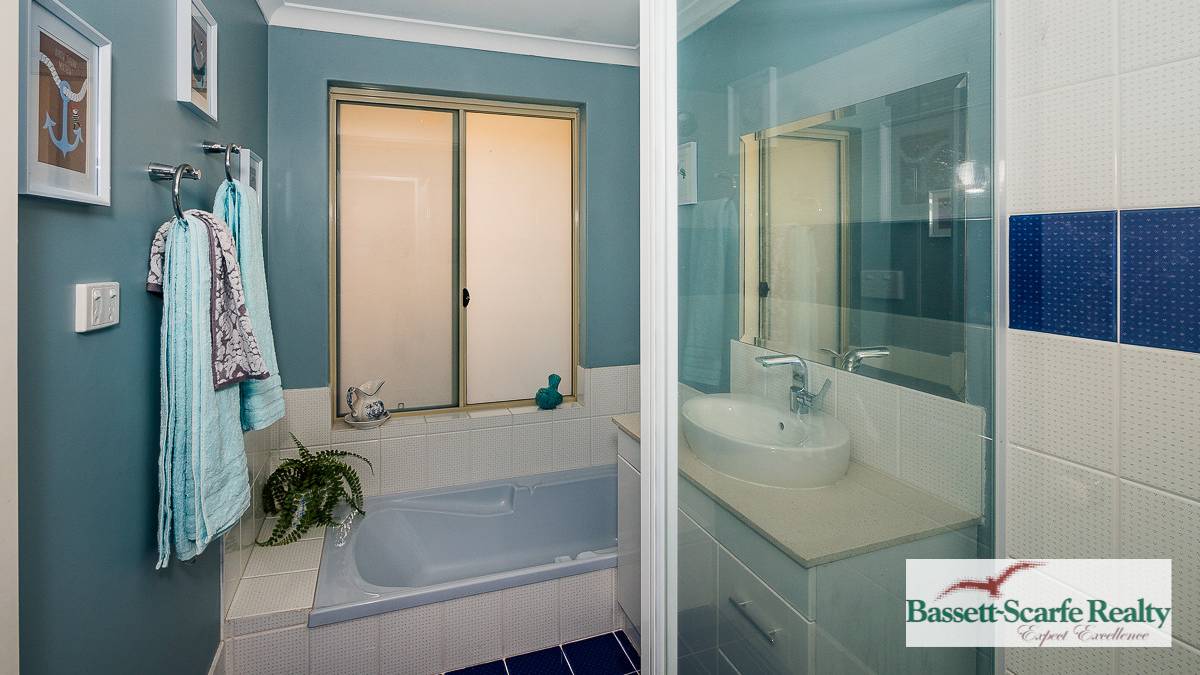 11 Kedron Place, Greenfields, WA 6210 AUS