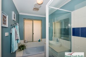 11 Kedron Place, Greenfields, WA 6210 AUS