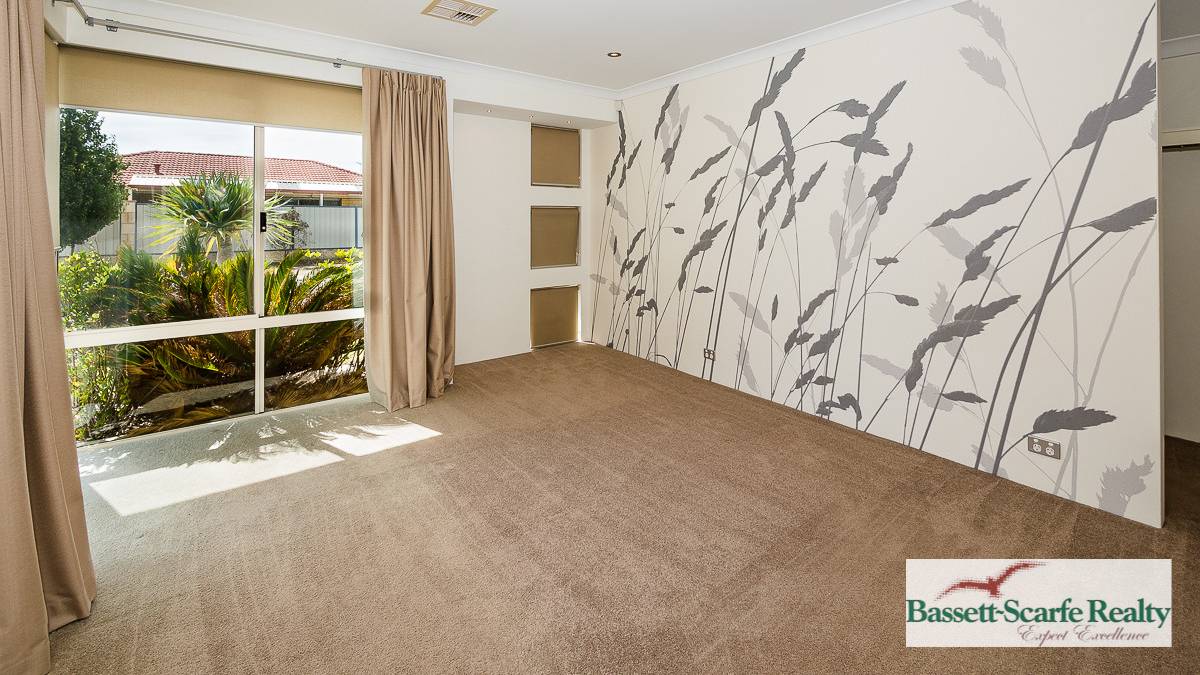 12 Glendale Street, Meadow Springs, WA 6210 AUS