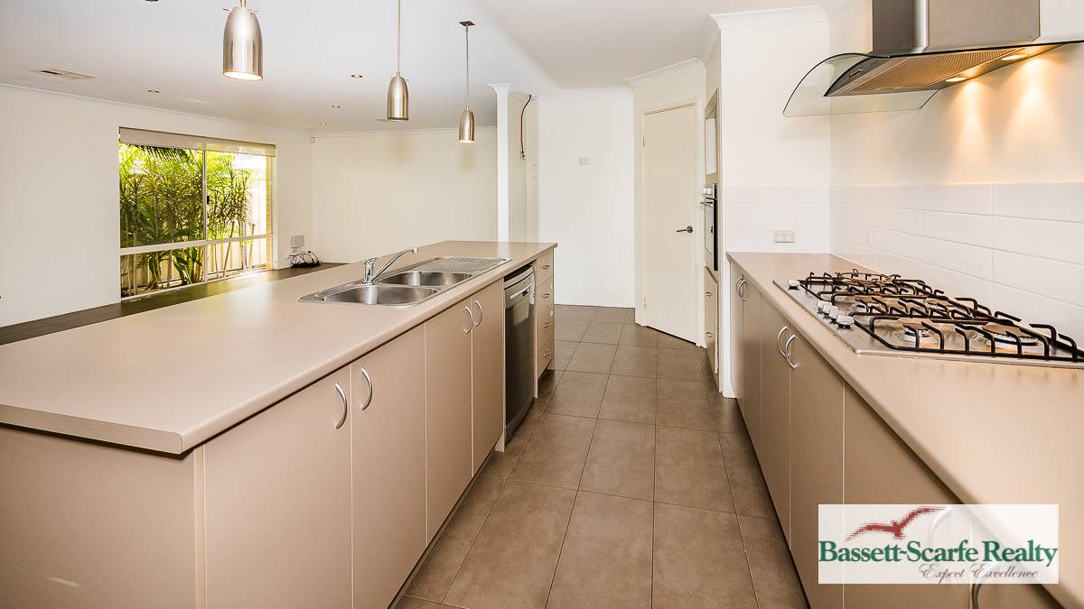 12 Glendale Street, Meadow Springs, WA 6210 AUS