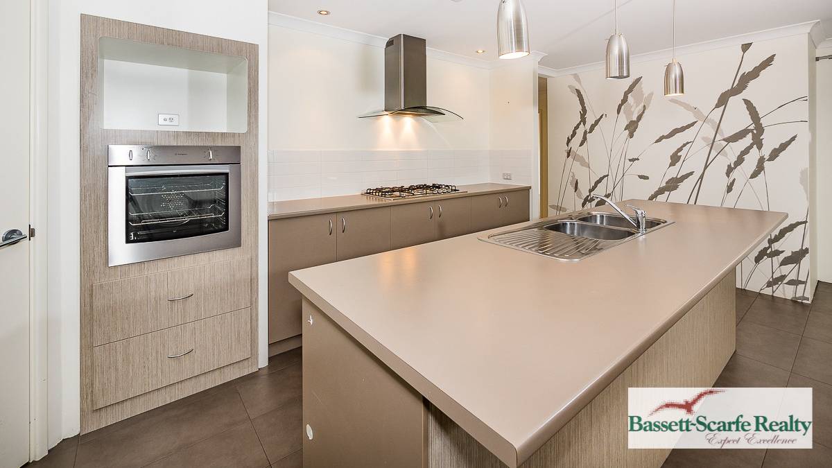 12 Glendale Street, Meadow Springs, WA 6210 AUS