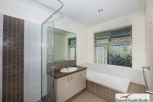 12 Glendale Street, Meadow Springs, WA 6210 AUS