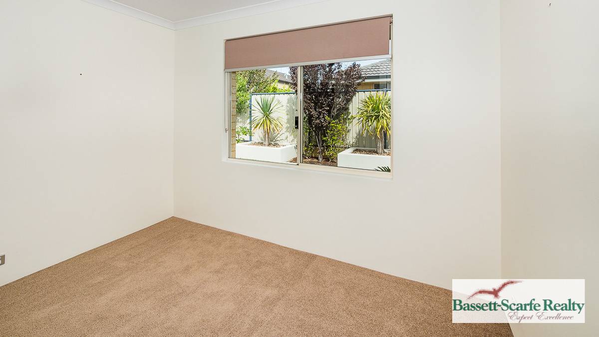 12 Glendale Street, Meadow Springs, WA 6210 AUS