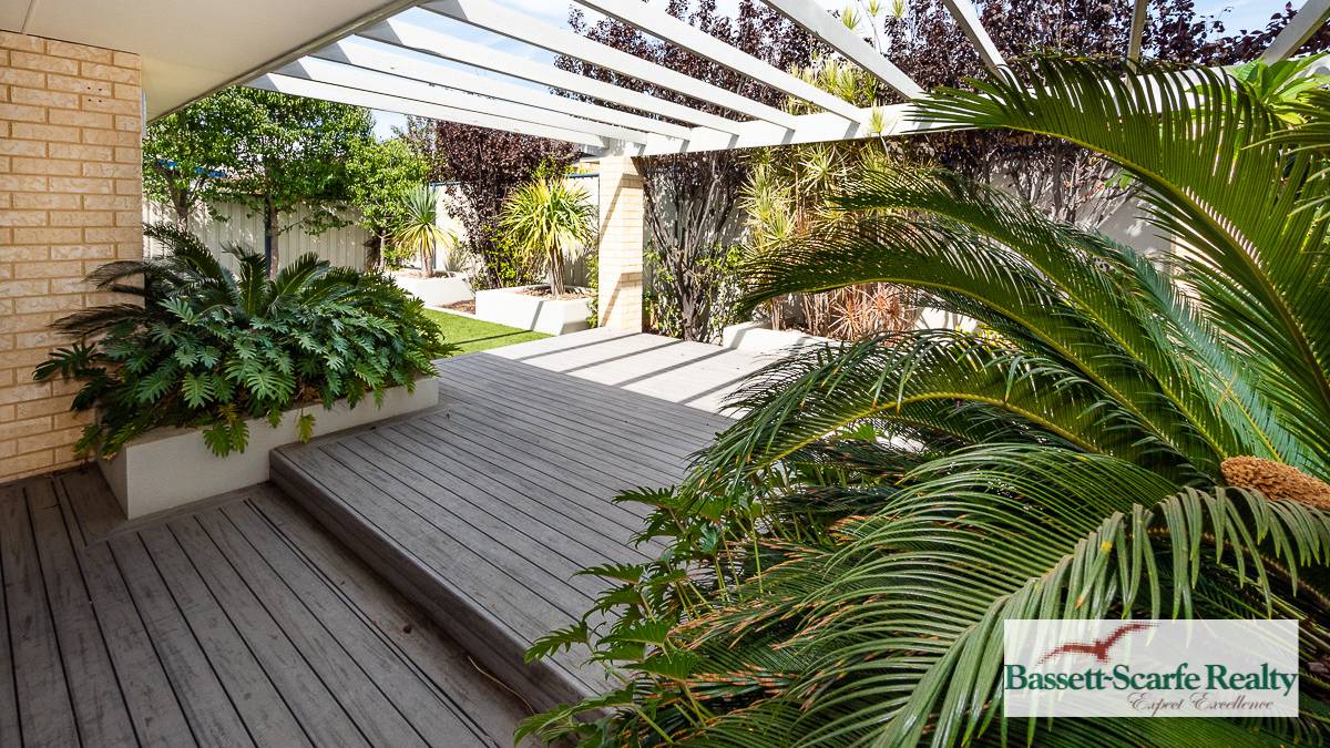 12 Glendale Street, Meadow Springs, WA 6210 AUS