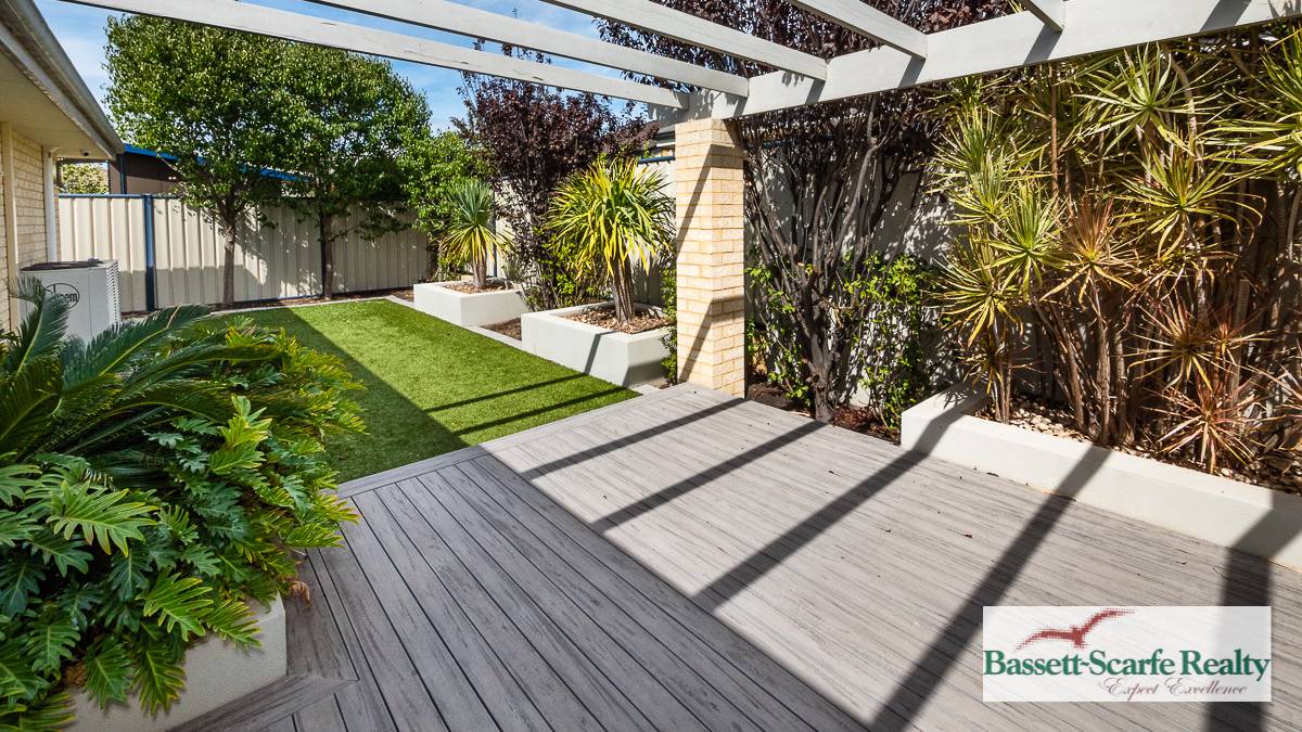 12 Glendale Street, Meadow Springs, WA 6210 AUS