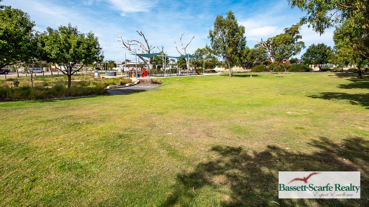 12 Glendale Street, Meadow Springs, WA 6210 AUS