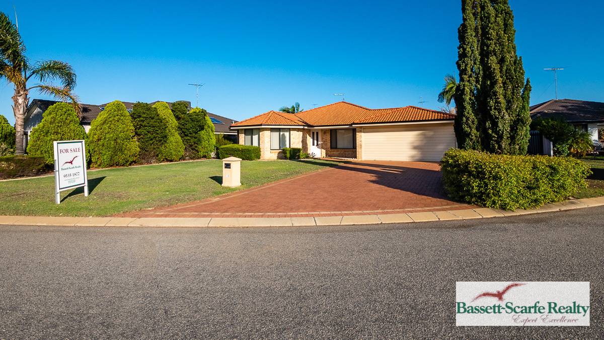 16 Lambrook Mews, ERSKINE, WA 6210 AUS